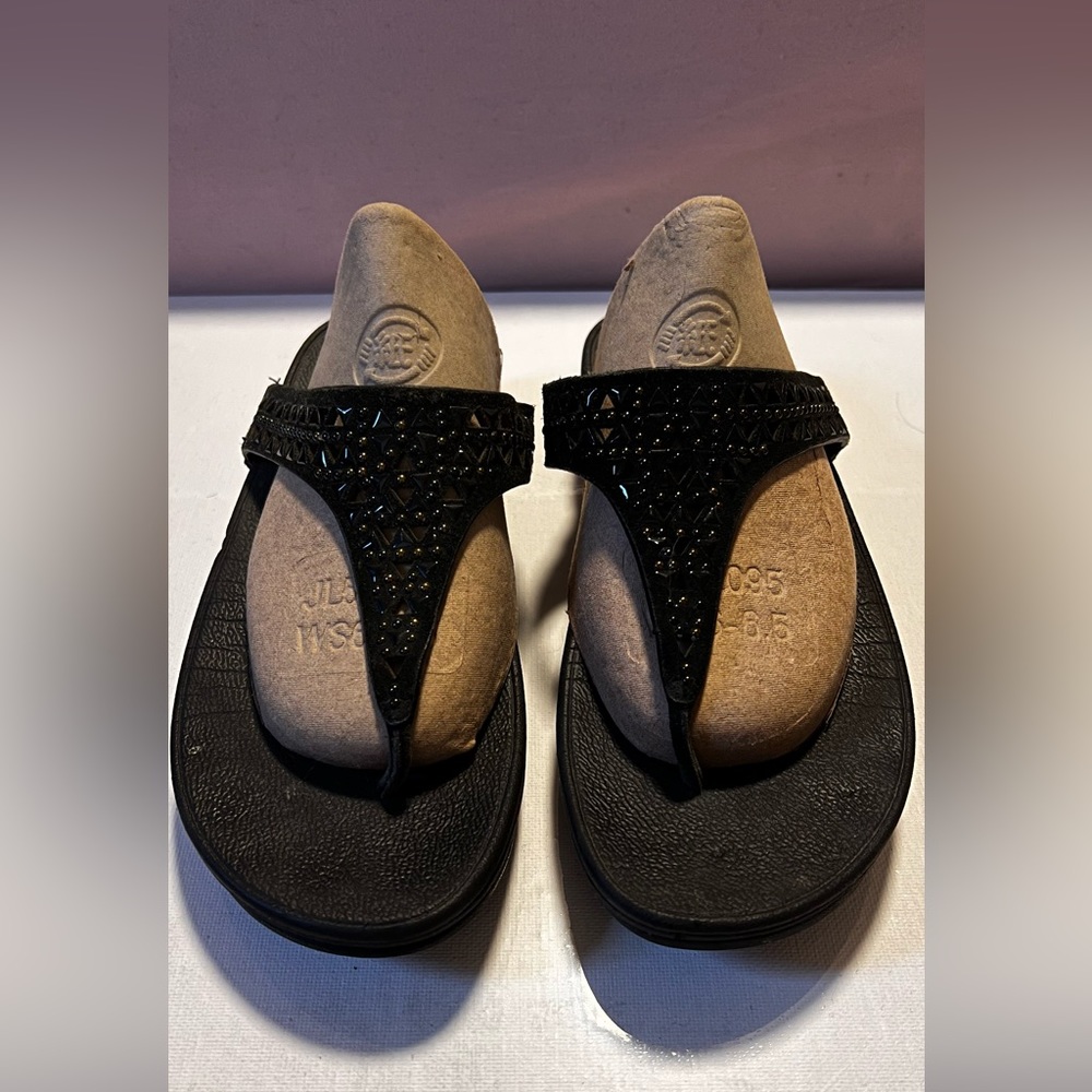 FitFlop suede thong Sandal